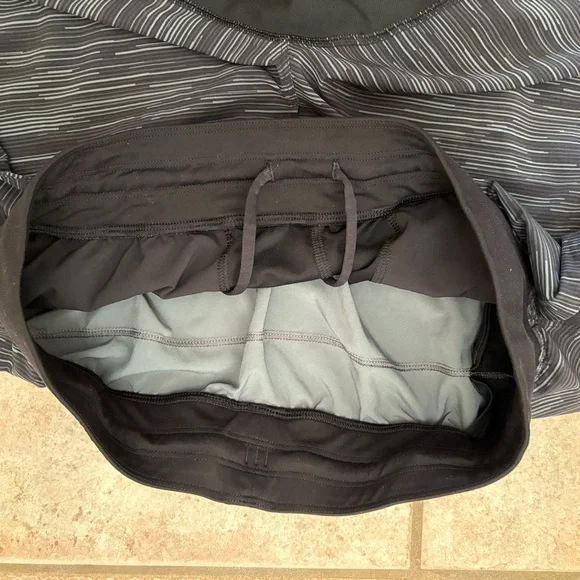 Lululemon T.H.E. Shorts Mens Medium Gray & Black 9” Linerless Gym Running - Picture 6 of 6